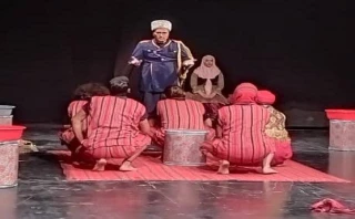 گفت‌و‌گو با کارگردان «کاش چشم نمی‌دید»

روایت‌های متکثر از قتل محمدتقی خان امیرکبیر
رقابتی شدن جشنواره آیینی و سنتی شرط لازم برای افزایش سطح کیفی آثار است