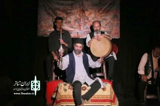 گفت‌وگو با پژمان کاشفی کارگردان نمایش «صورت زخمی»

نمایش آیینی با تماشاگر زنده است
اجرای تکنیک ترنابازی در «صورت زخمی»