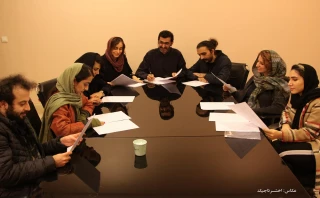 در تماشاخانه استاد جوانمرد انجام می‌شود؛

نمایشنامه‌خوانی «زندگی آشغالی» نکیسا راستین