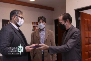 در مراسمی با قدردانی از زحمات حسین موذن

جلیل رفیعی سرپرست تالار هنر  شد