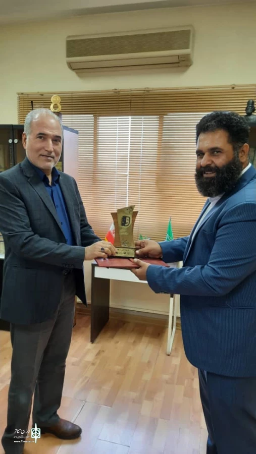 با اهدا لوح و تقدیر نامه از مدیر عامل شرکت نیشکر امیرکبیر تقدیر شد  2