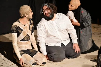در قالب همایش «90 روزه با تئاتر اروند» 

اجرای «فصلی برای شکستن استخوان ها» در خرمشهر آغاز شد