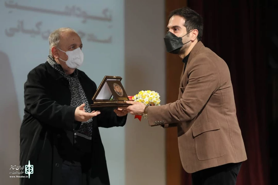 نشان هنرمند مسئول برای لبلی عاج و تقدیر یونسکو از علی نصیریان 14