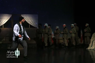 یک ماه،هزار آسمان