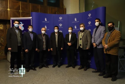 بازدید قادر آشنا از تئاتر فجر