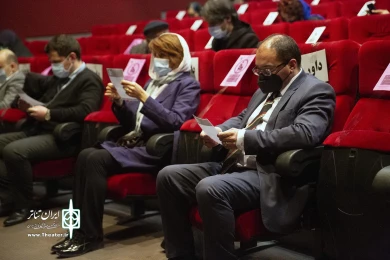 سفیر ارمنستان میهمان تئاتر فجر