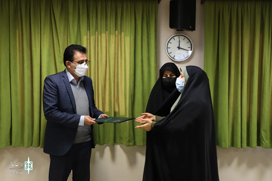 تجلیل از  ایثارگر و جانباز اداره کل هنرهای نمایشی