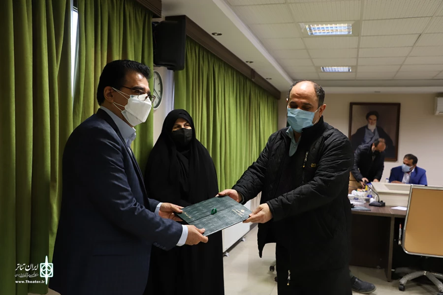 تجلیل از  ایثارگر و جانباز اداره کل هنرهای نمایشی