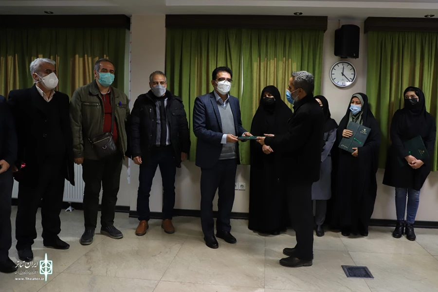 تجلیل از  ایثارگر و جانباز اداره کل هنرهای نمایشی