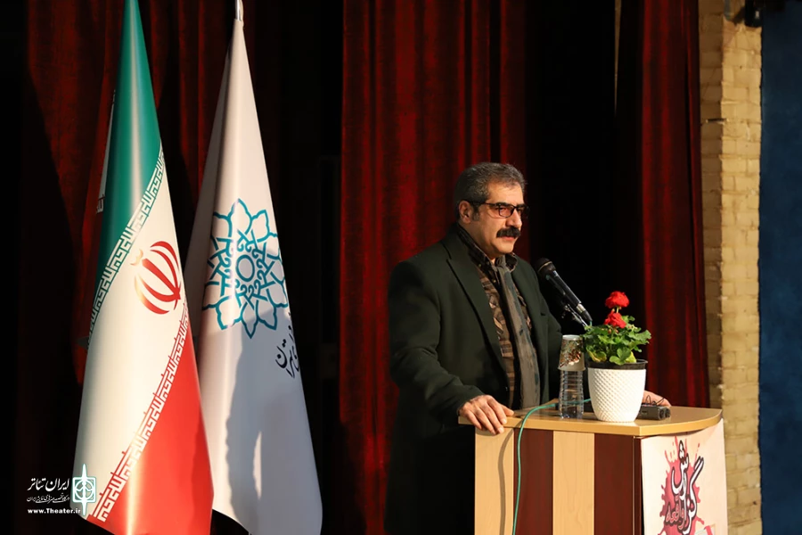 ضرورت بازنگری در سیاستگذاری‌های فرهنگی
باید به اهل هنر اعتماد کرد
زندگی پربرکت شهدا بعد از شهادتشان تداوم می‌یابد 8