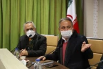 نشست  هنرمندان و مسئولان تئاتری اقلیم کردستان کشور عراق حاضر در جشنواره با قادر آشنا