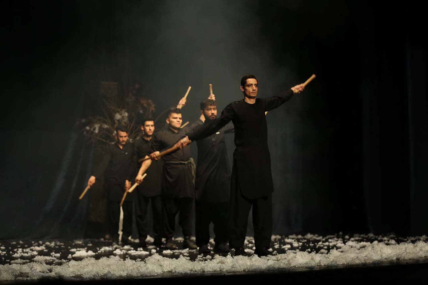 مروری بر ششمین روز جشنواره  تئاتر فجر

از اجرای گروه آذربایجان تا اجرای نمایش در میدان استاد معین و راه‌آهن