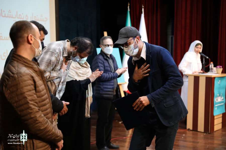 نخستین جشنواره نمایشنامه‌نویسی ثمر به ایستگاه پایانی رسید 3