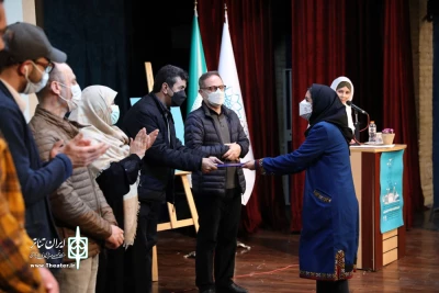 با معرفی برگزیدگان بخش‌های مختلف

نخستین جشنواره نمایشنامه‌نویسی ثمر به ایستگاه پایانی رسید
