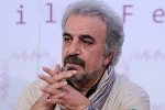 پیکر علیرضا غفاری در قطعه هنرمندان آرام می‌یابد 2