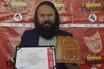 تجیل از تلاش ۳۰ساله کارگردان و بازیگر تئاتر ایرانی 2