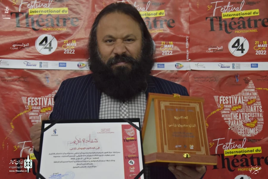 تجیل از تلاش ۳۰ساله کارگردان و بازیگر تئاتر ایرانی 2