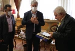 بالندگی تئاتر کشور در گرو توسعه تئاتر استان هاست
دیدار مدیرکل هنرهای نمایشی با مسئولین ، هنرمندان و پیشکسوتان  آذربایجان شرقی 2