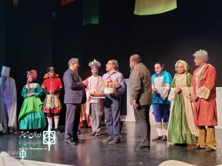 The Deputy Director General of Performing Arts paid tribute to the artists on stage