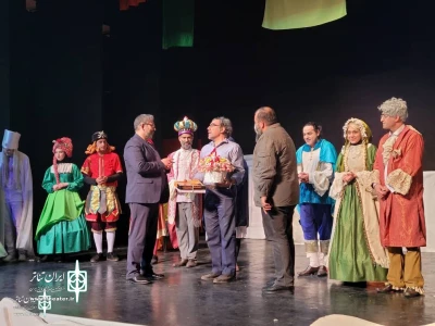 The Deputy Director General of Performing Arts paid tribute to the artists on stage