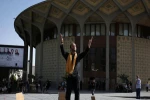 در امر بسترسازی و فعالیت در عرصه فرهنگ انقلابی همچنان خلأ داریم
باید تمرکزمان بر اندیشه و طرح و تولید فکر باشد
پرداختن به موضوعات کلیشه‌ای و تأکید بر موضوعات تکراری به تأثیرگذاری جشنواره‌ها آسیب زده است
در مواجهه با هجوم فرهنگ بیگانه که بیشتر با فضای م