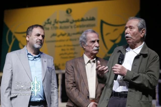 علی نصیریان در مراسم گرامیداشت روز جهانی تئاتر و شب بازیگر مطرح کرد:

در این شرایط اجتماعی نباید جشن بگیریم
می توانستیم به‌جای اجرای موسیقی، درباره بازیگری حرف بزنیم