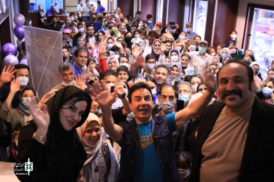 عموپورنگ نمایش "بچه های تکِ استریت کارلو" را افتتاح کرد 2
