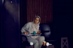 استقبال مخاطبان ایرانی از نمایش «خرگوش» برای من چالش‌برانگیز بود 
در ایران تماشاگر حوصله‌ تماشای نمایش طولانی را ندارد 2