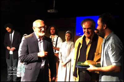 با قدردانی مدیر مجموعه تئاتر شهر از گروه اجرایی

اجرای نمایش «تجربه های اخیر» در کارگاه نمایش به پایان رسید 