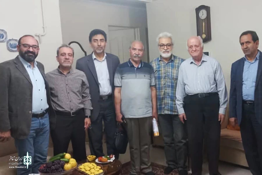 عیادت دبیر جشنواره بیست و هفتم از پیشکسوت تئاتر همدان 2