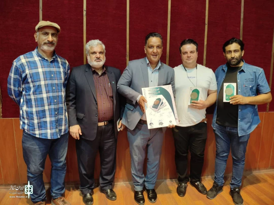 آیین رونمایی از کتاب شب سوئیت به نویسندگی حامد مربوط صادق در محمودآباد برگزار شد. 2