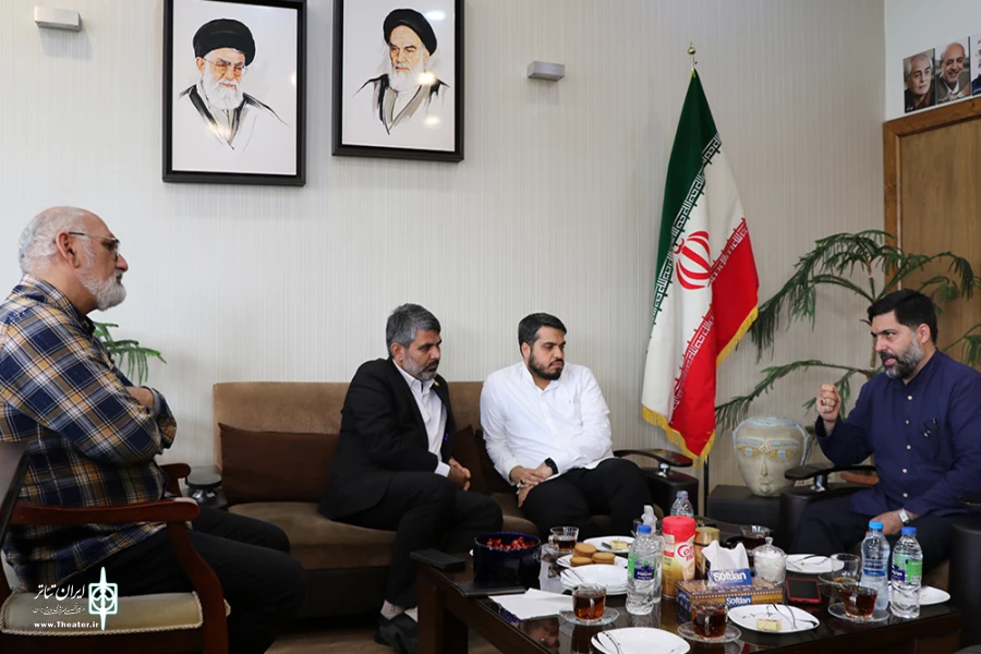 ایجاد حریم در اطراف ساختمان تئاتر شهر باید فاخر و در شان باشد 3
