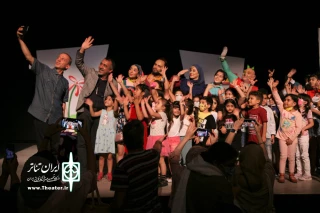 کاظم نظری به تماشای «پنگوئن‌ها» و «غول نخودفرنگی» نشست