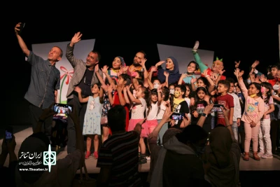 کاظم نظری به تماشای «پنگوئن‌ها» و «غول نخودفرنگی» نشست