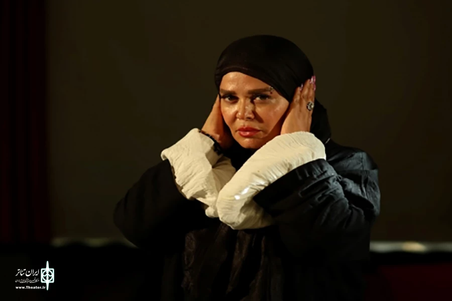 «بیست و سومین جلسه جن گیری آنه میشل» روی صحنه می‌رود 2