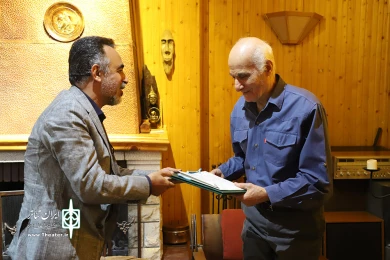 دیدار مدیرکل هنرهای نمایشی با خانواده شهید حسین قشقایی