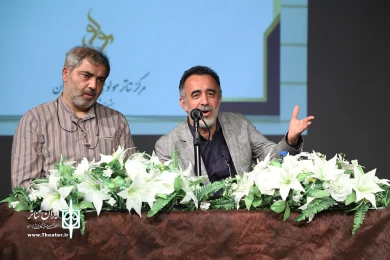 نشست مدیرکل هنرهای نمایش با فعالان دانشجویی تئاتر دانشجویی