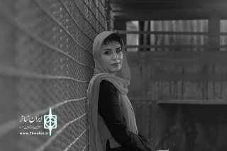 گفت‌وگو با نویسنده و کارگردان نمایش «سگ‌ها و استخوان‌های مادرم»

مژگان خالقی: دوست داشتم نمایش‌نامه را درباره‌ جنگ تحمیلی بنویسم