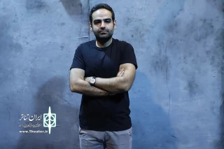 گفت‌وگو با کارگردان نمایش «شاه مردنی هیچ کجا»

محمد مروج: حذف تفکر، حذف خردمندی از جامعه است