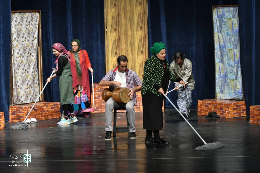 نمایش «خونه» در تماشاخانه سنگلج روی صحنه رفت 2