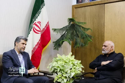 دیدار رئیس سازمان هنری و سینمایی دفاع مقدس با مدیر تئاتر شهر

سزاوار: تئاتر هنری ارزشمند است