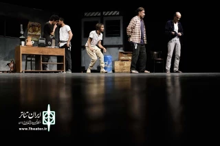 نظری بر نمایش «عبدالرضا» به کارگردانی هومن رهنمون

روایت ناتمام روزهای اشغال