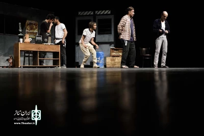 نظری بر نمایش «عبدالرضا» به کارگردانی هومن رهنمون

روایت ناتمام روزهای اشغال