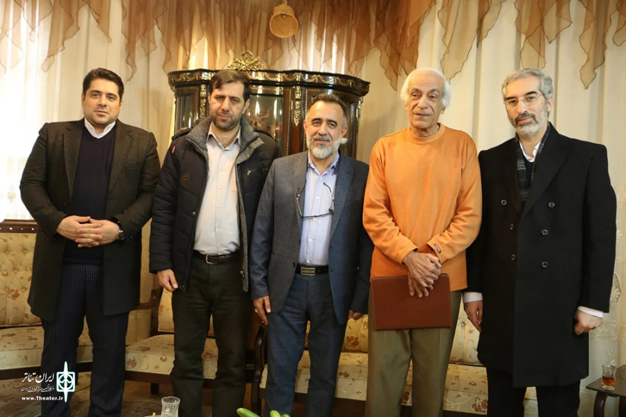 معاون امور هنری به دیدار هنرمند پیشکسوت استان فارس رفت 2