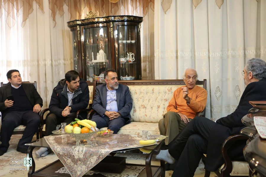 معاون امور هنری به دیدار هنرمند پیشکسوت استان فارس رفت 3
