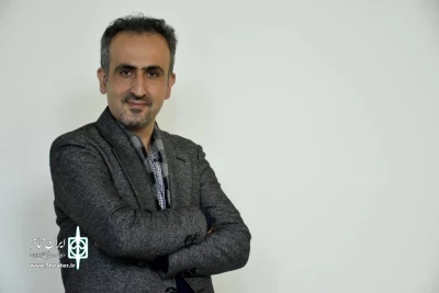 حسین نادری، کارگردان نمایش «همراه مردم»:

نمایش خیابانی، باید به مسائل روز جامعه بپردازد