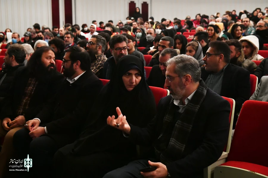استقبال مخاطبان از نمایش ایرانیان