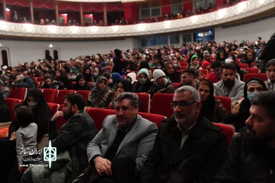 استقبال مخاطبان از نمایش ایرانیان