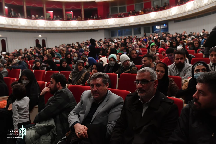 استقبال مخاطبان از نمایش ایرانیان