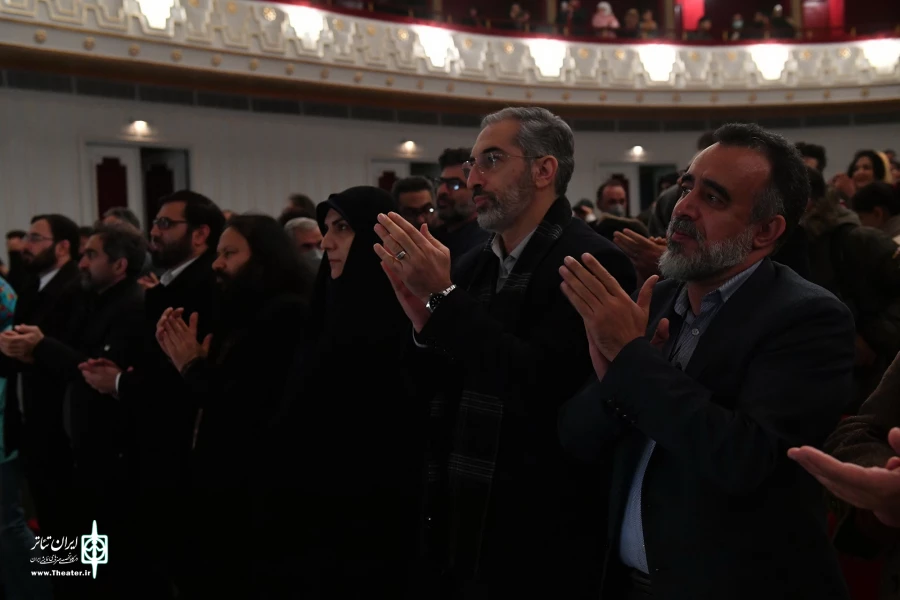 استقبال مخاطبان از نمایش ایرانیان